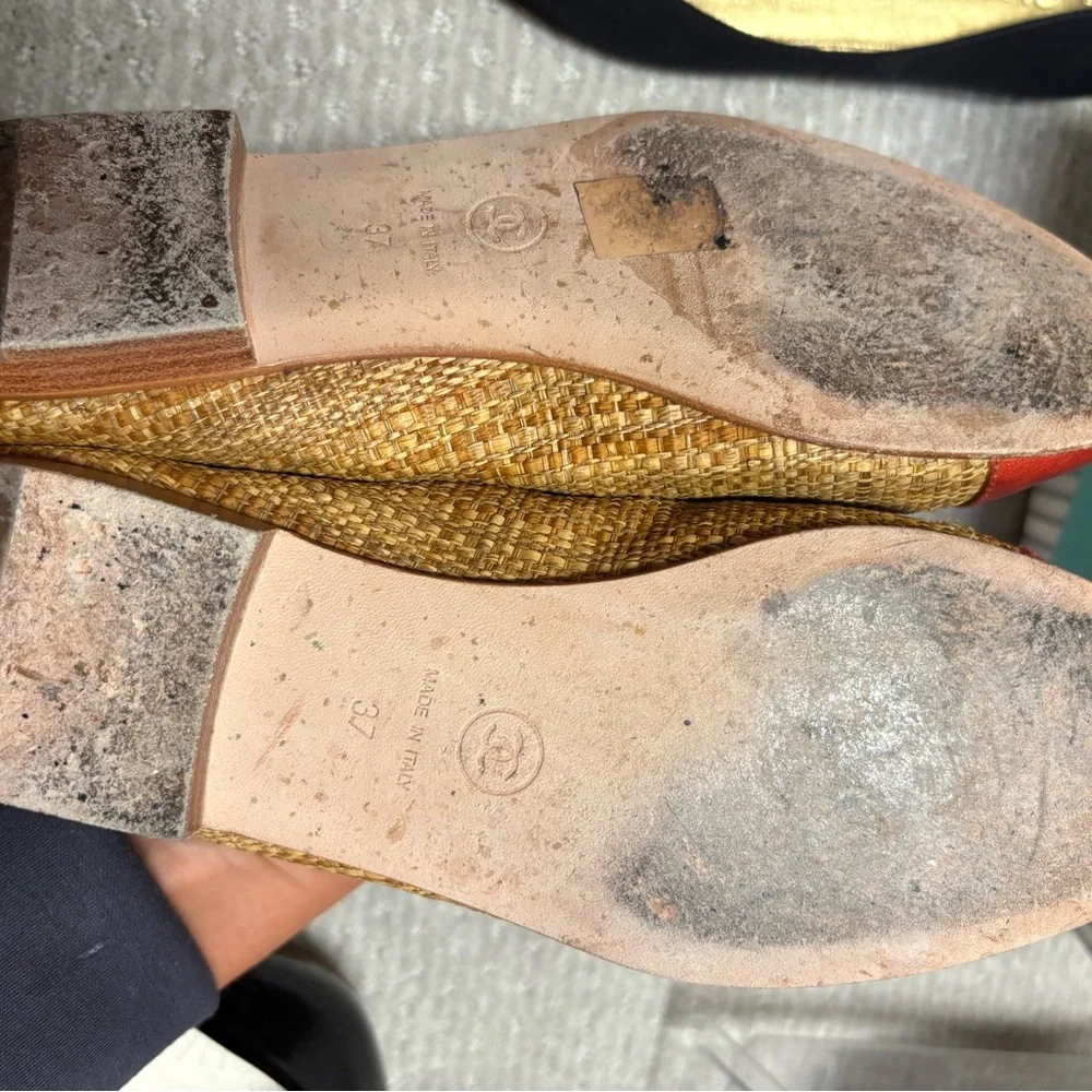 CHANEL raffia flats with red toe